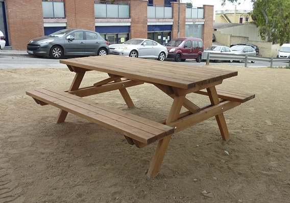 conjunto picnic de madera urbano